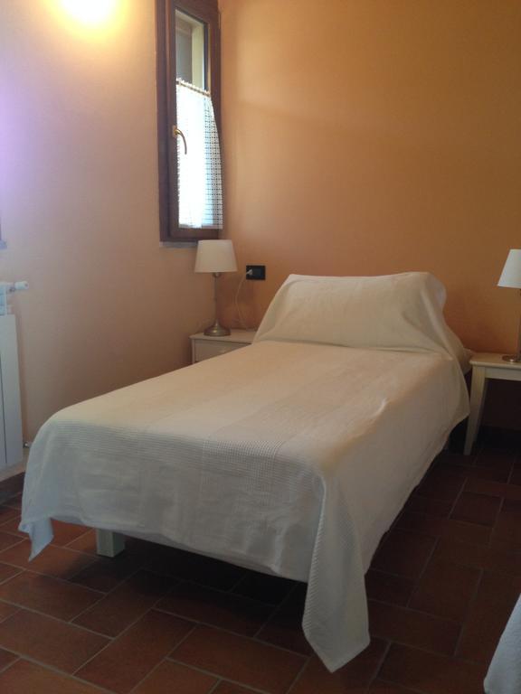 Vila Cascina Battivacco Milán Pokoj fotografie